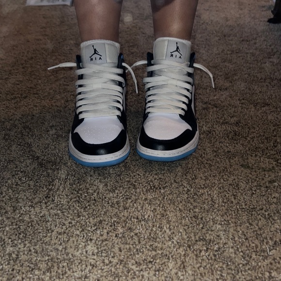 Nike Air Jordan 1 Mid’s University Black White - Picture 6 of 7